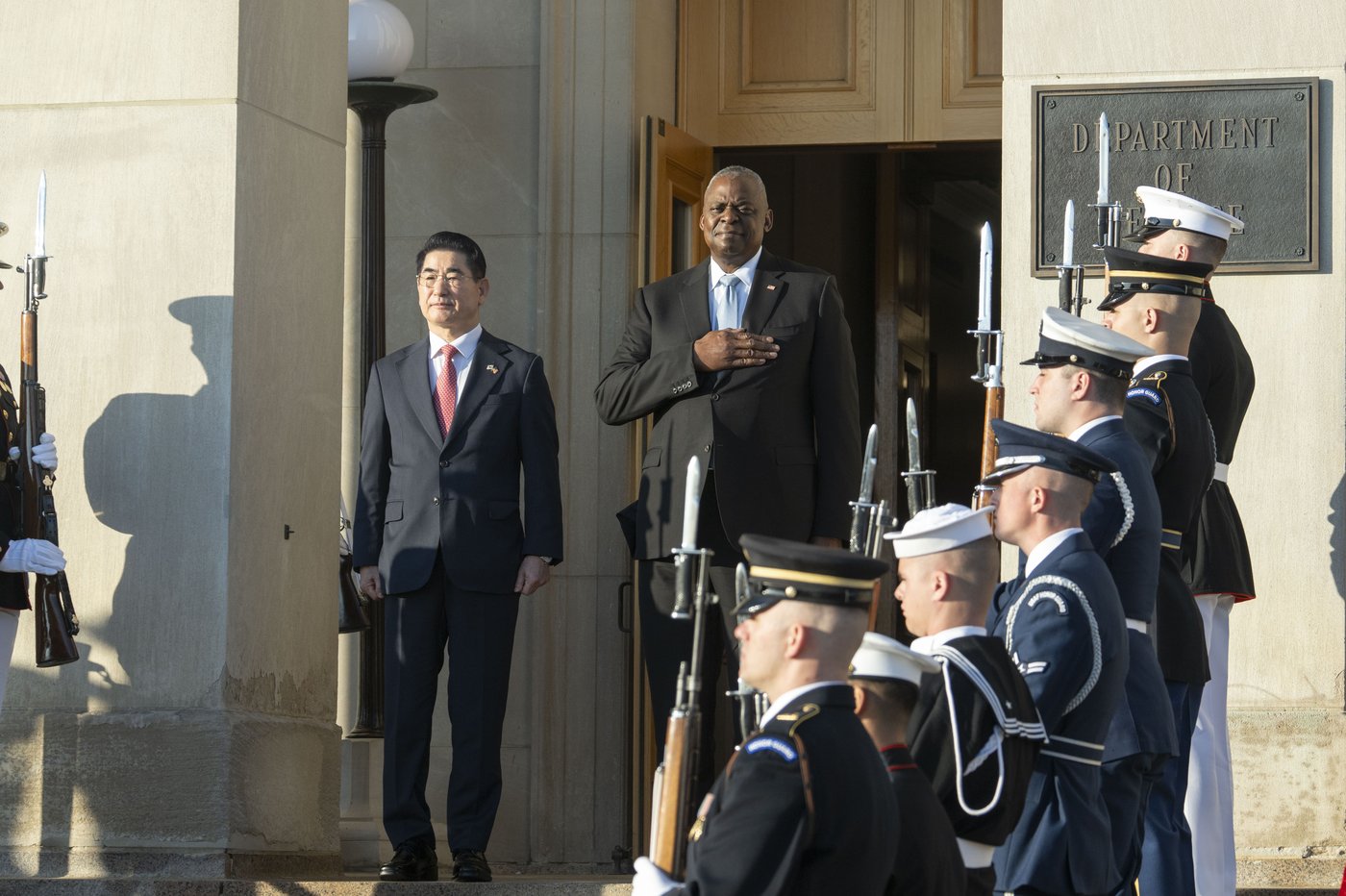 North Korean troops in Russian uniforms are heading toward Ukraine, US says | iNFOnews.ca