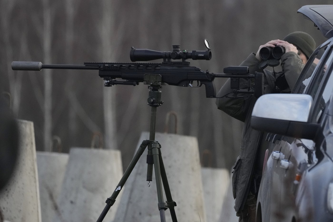 Poland's prime minister visits defensive fortifications on border with Russia | iNFOnews.ca