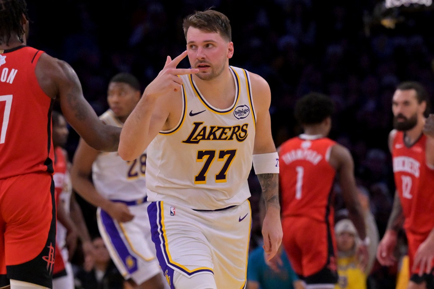 Amen Thompson's 26 points lead Rockets to 119-96 win over Doncic and the Lakers | iNFOnews.ca Amen Thompson's 26 points lead Rockets to 119-96 win over Doncic and the Lakers | iNFOnews.ca