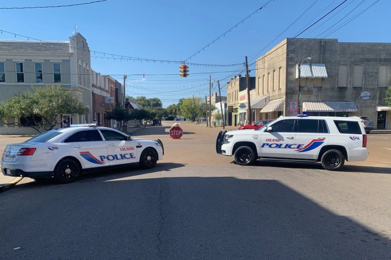 Mississippi school homecoming celebrations turn deadly as 6 people are killed in separate shootings | iNFOnews.ca