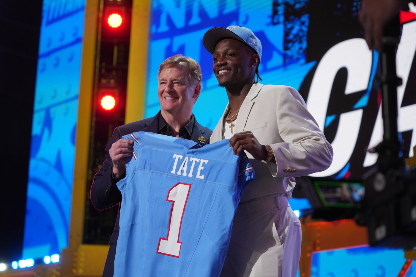 The Titans take receiver Carnell Tate at No. 4, trade up for edge rusher Keldric Faulk | iNFOnews.ca