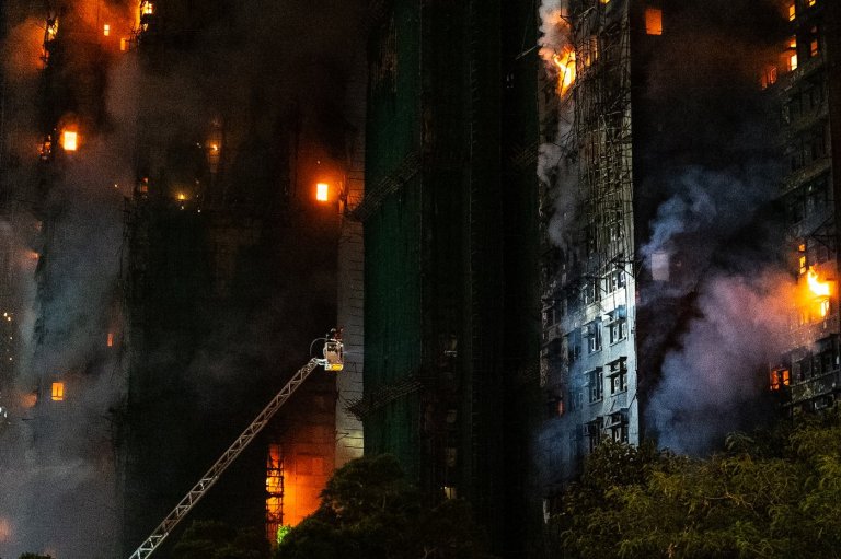 Hong Kong Canadians reeling after deadly highrise inferno | iNFOnews.ca