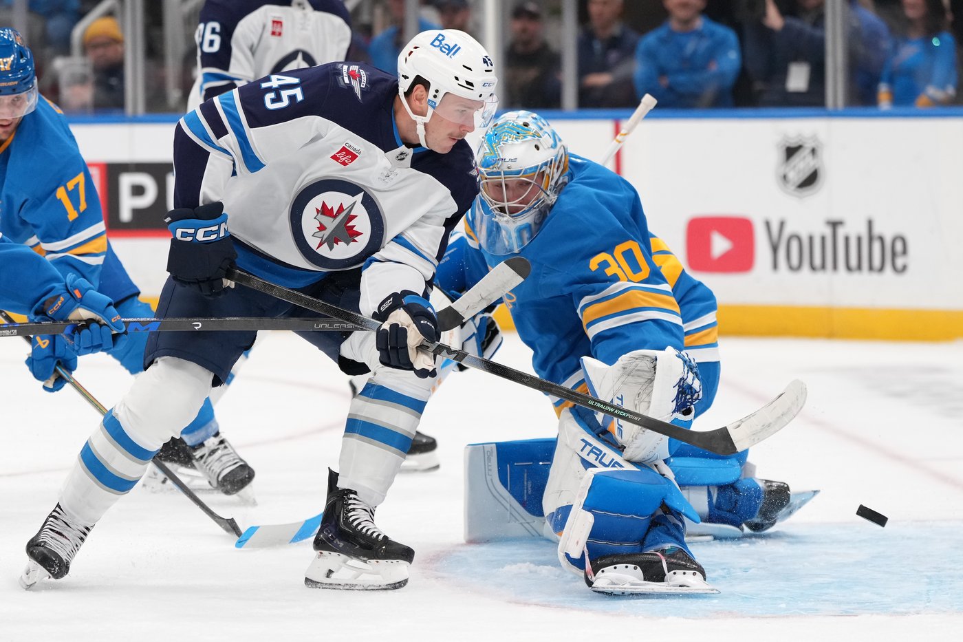 Broberg scores third-period game winner, Blues top Jets 2-1 | iNFOnews.ca