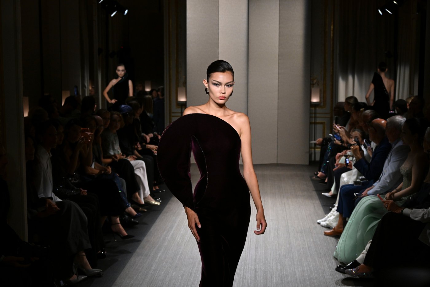 Bare skin, fantasy and the machine: 3 takeaways from Paris' starry couture week | iNFOnews.ca Bare skin, fantasy and the machine: 3 takeaways from Paris' starry couture week | iNFOnews.ca