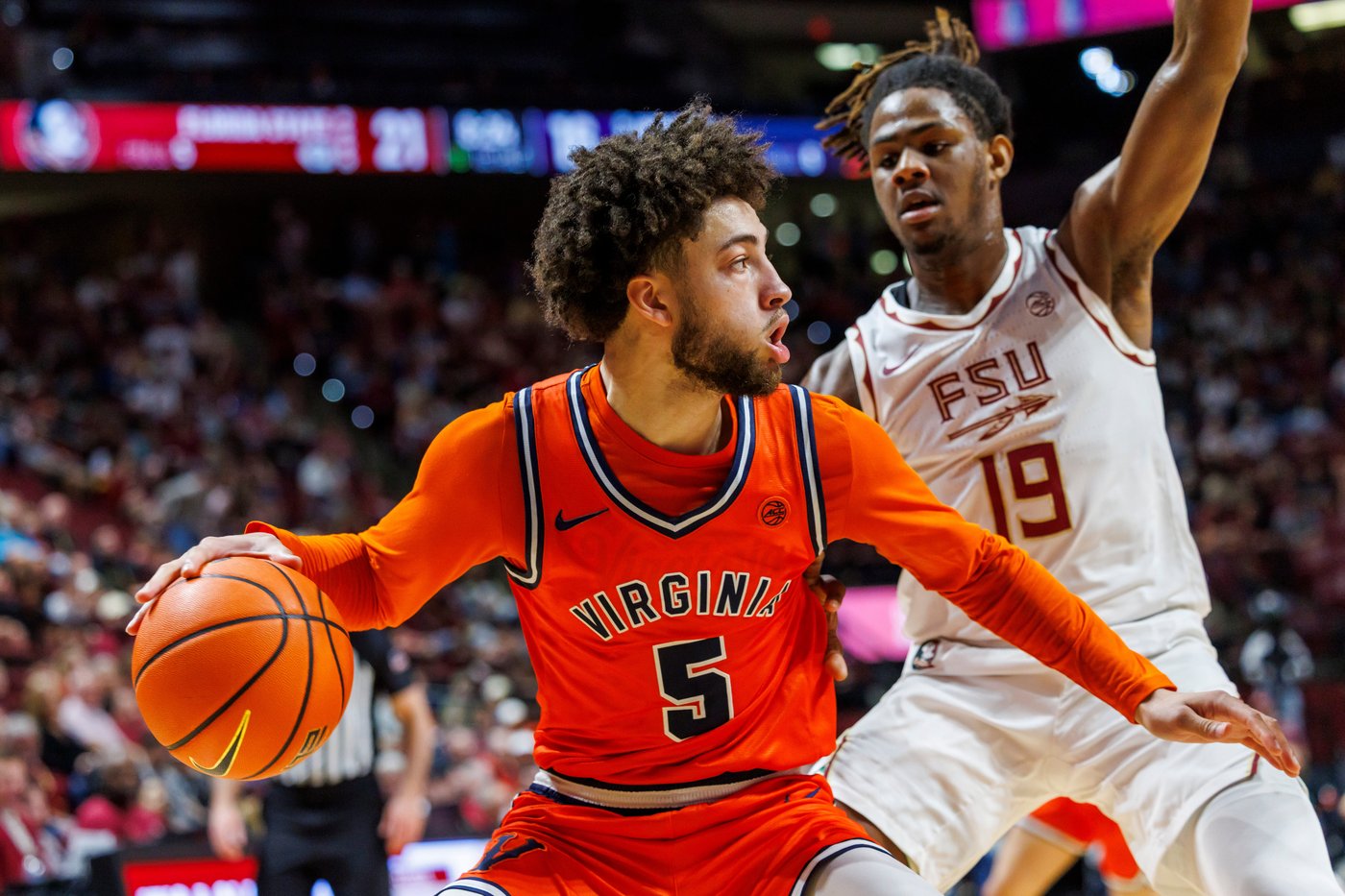 White scores 19 as No. 15 Virginia rallies past Florida State 61-58 to win 5th straight | iNFOnews.ca White scores 19 as No. 15 Virginia rallies past Florida State 61-58 to win 5th straight | iNFOnews.ca