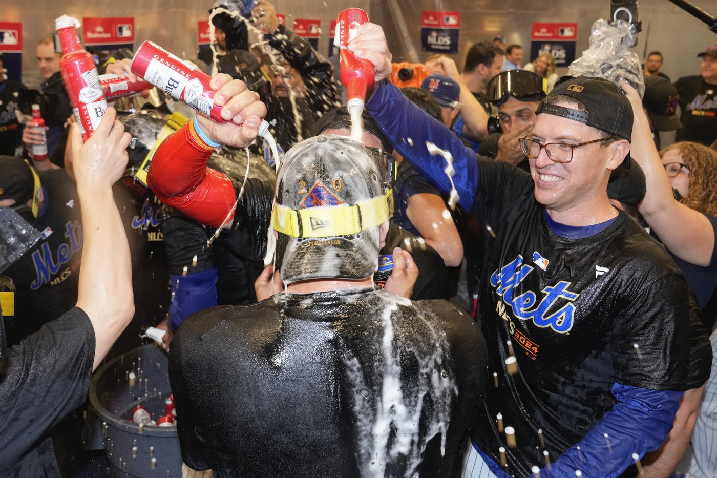 Rookie manager Carlos Mendoza's magic touch has helped resurgent Mets reach NLCS | iNFOnews.ca