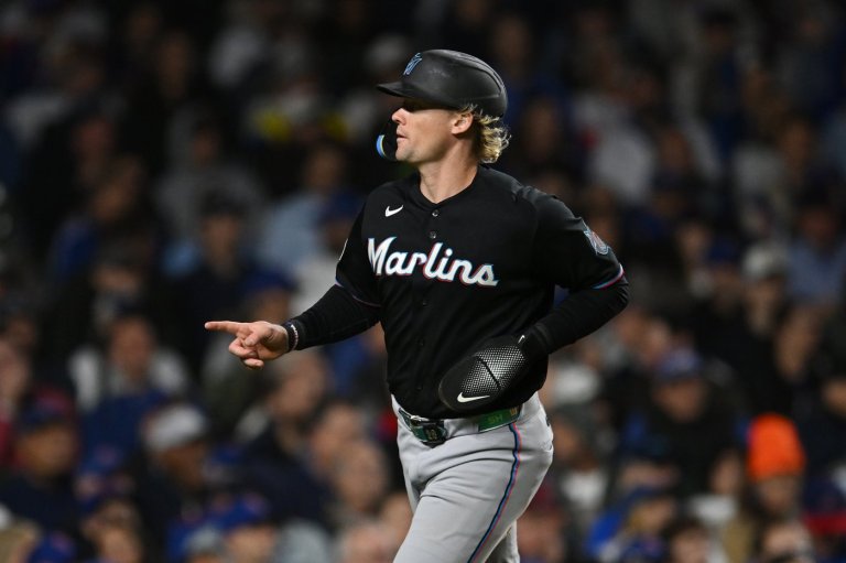 Miami Marlins stymie Chicago's push for NL wild card with 8-2 victory over the Cubs | iNFOnews.ca