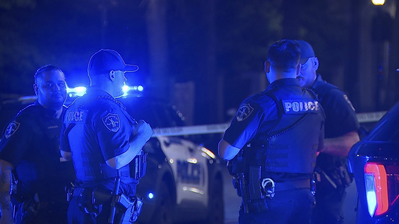 Search underway for suspects in Alabama mass shooting that killed 4 and injured 17 | iNFOnews.ca