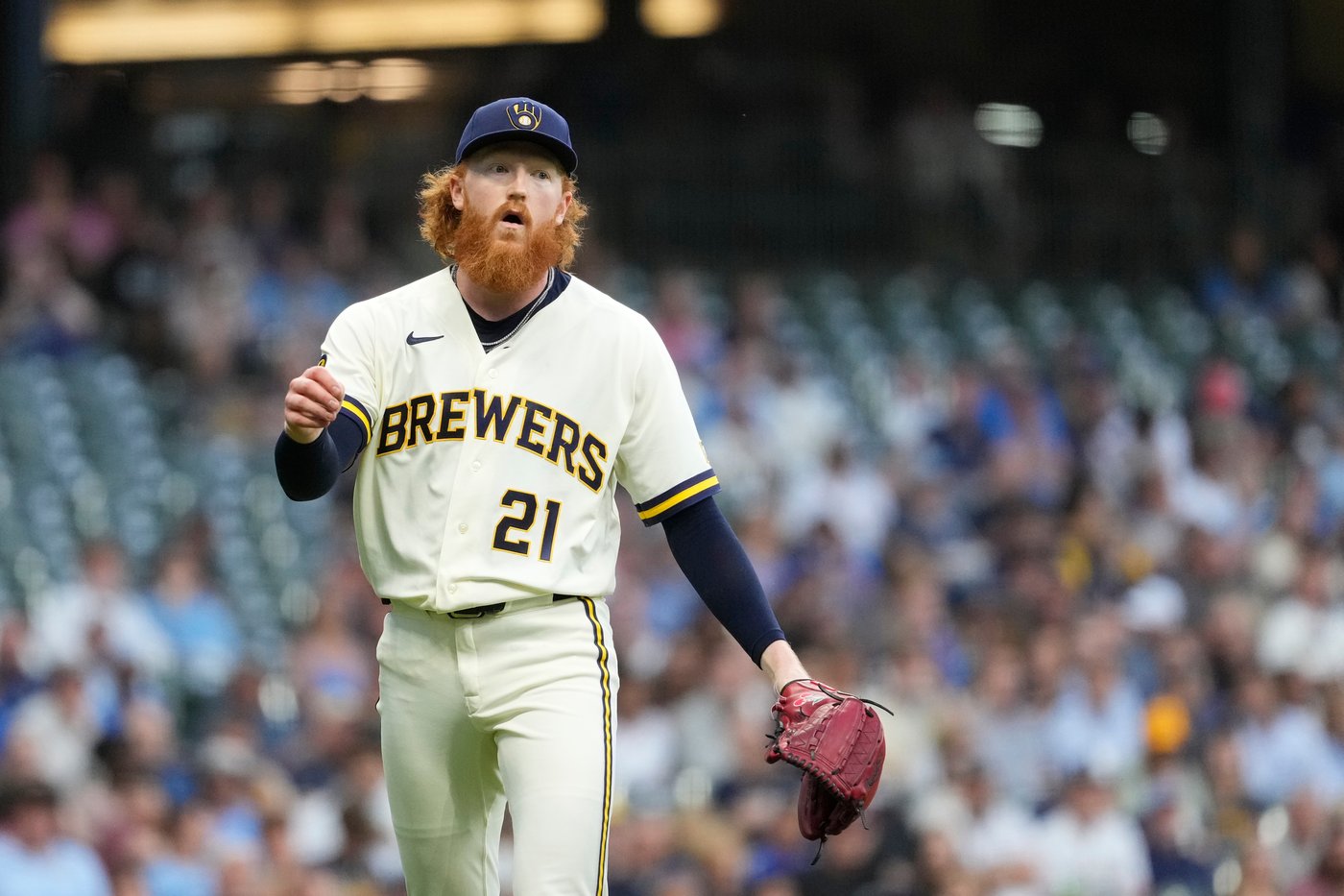 Mariners bounce back from humiliating loss, pound Dustin May early to beat Brewers 7-5 | iNFOnews.ca
