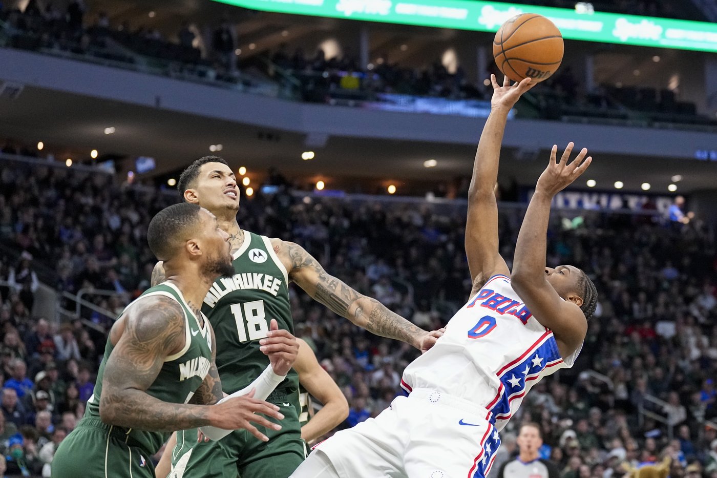 Lillard leads the way as Bucks beat 76ers 135-127 without Antetokounmpo | iNFOnews.ca Lillard leads the way as Bucks beat 76ers 135-127 without Antetokounmpo | iNFOnews.ca