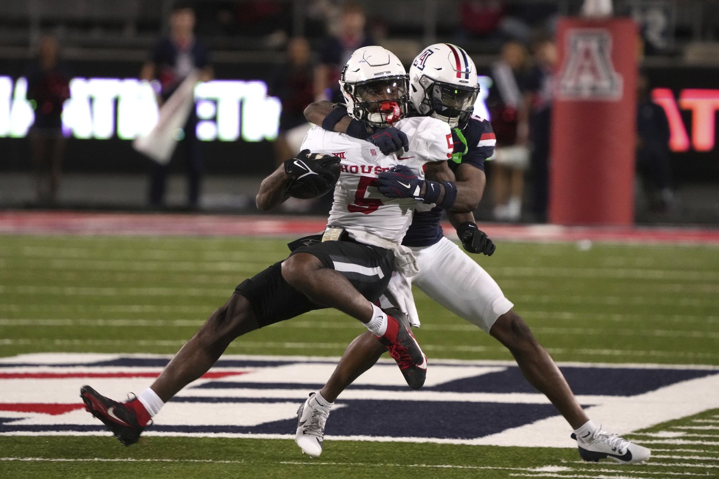 Noah Fifita throws for 2 TDs, Arizona ends 5-game losing streak with 27-3 win over Houston | iNFOnews.ca Noah Fifita throws for 2 TDs, Arizona ends 5-game losing streak with 27-3 win over Houston | iNFOnews.ca