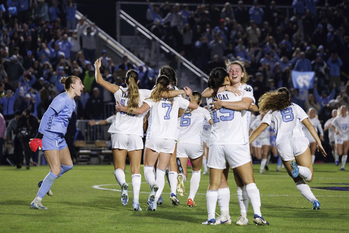 Olivia Thomas scores on a free kick to secure UNC's first women's soccer championship since 2012 | iNFOnews.ca