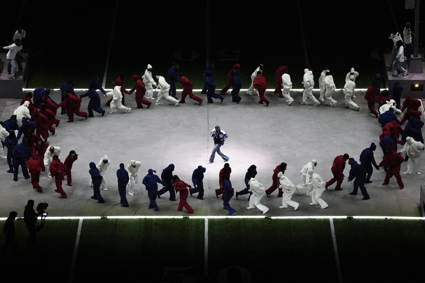Review: Kendrick Lamar brings America and 'Not Like Us' into history-making Super Bowl halftime show | iNFOnews.ca Review: Kendrick Lamar brings America and 'Not Like Us' into history-making Super Bowl halftime show | iNFOnews.ca