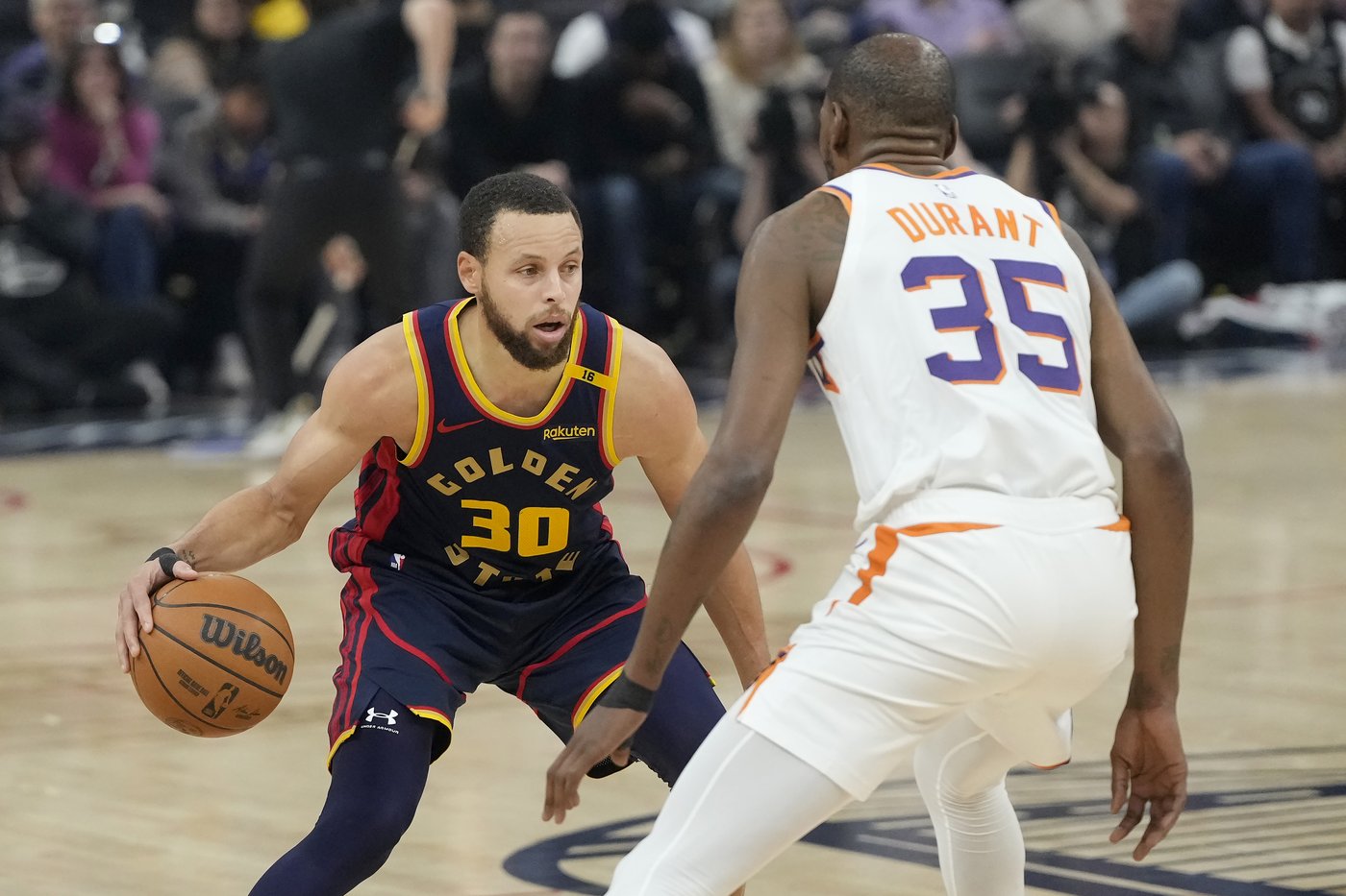 Devin Booker scores 31 points as Suns run away from Warriors for 130-105 win | iNFOnews.ca