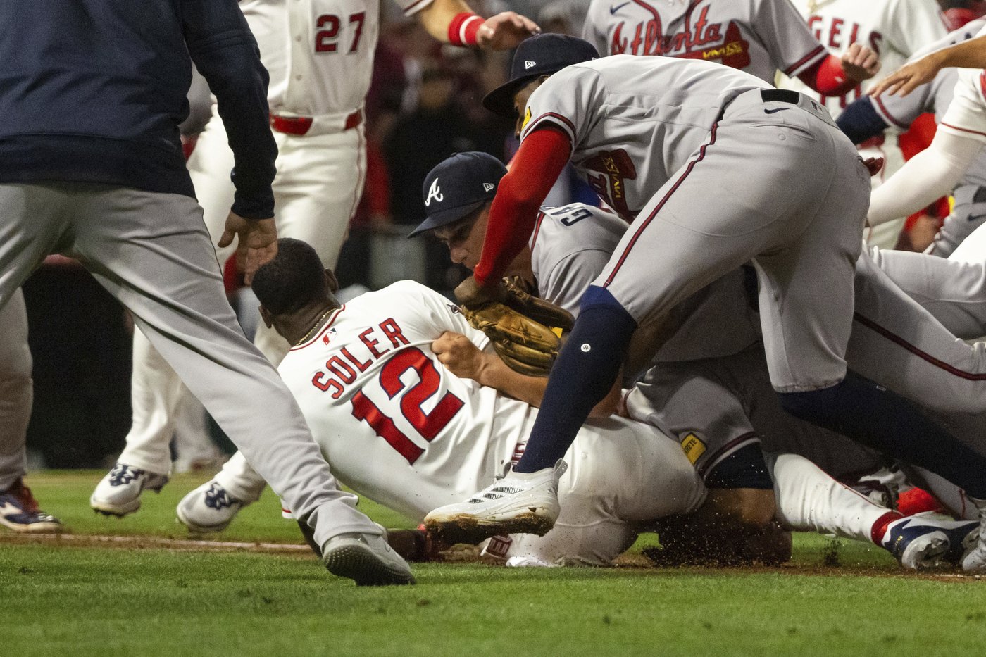 Brawl breaks out between Braves pitcher Reynaldo López and Angels slugger Jorge Soler | iNFOnews.ca