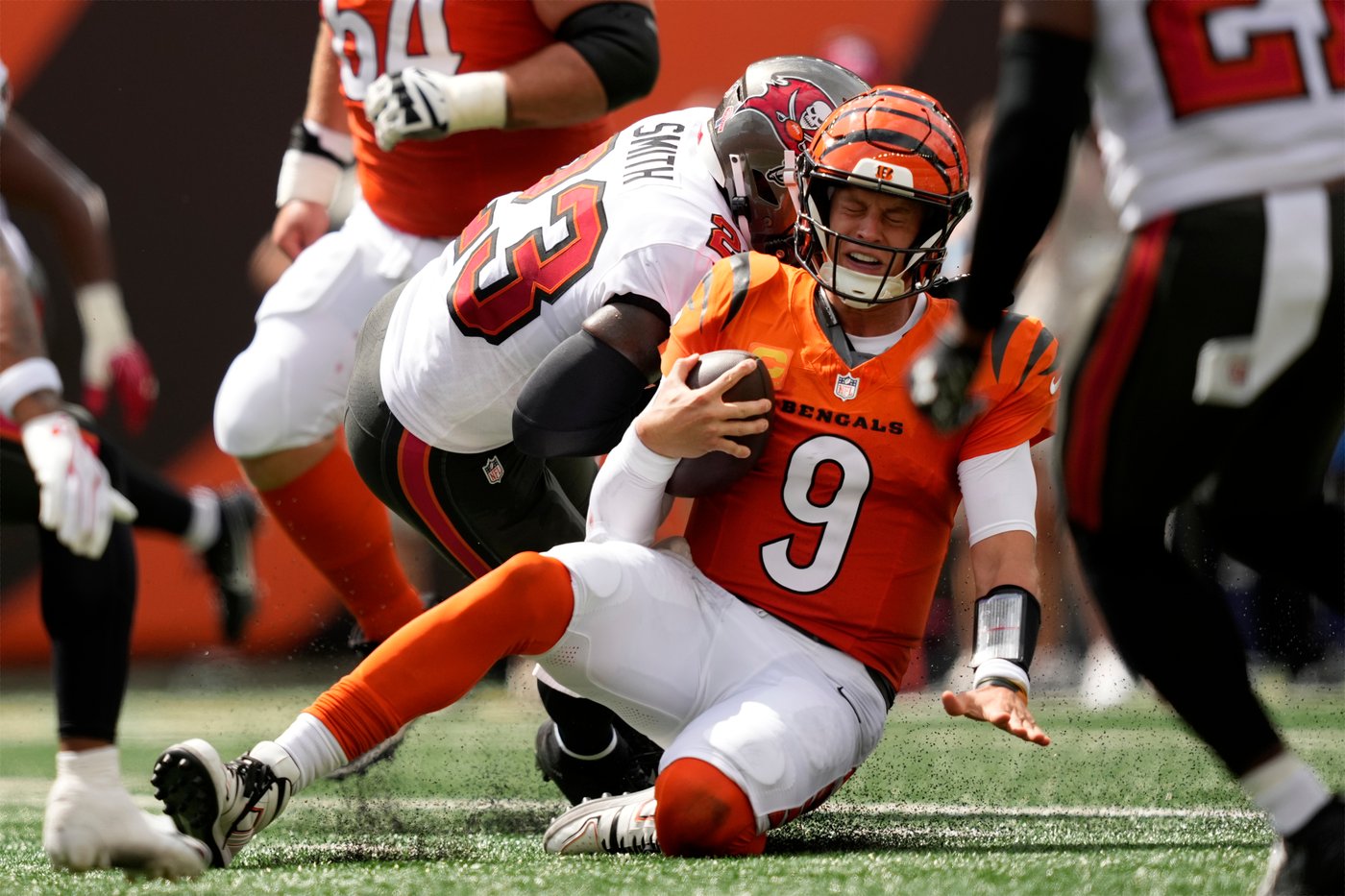 Joe Burrow limited at Bengals practice with back tightness, expects to play at Houston | iNFOnews.ca