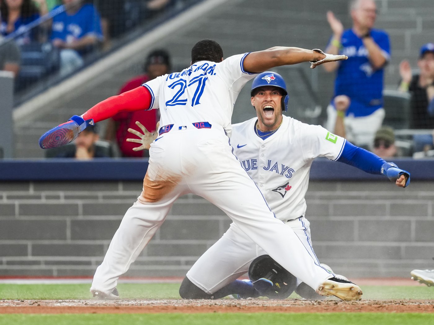Bichette's two-run double lifts Jays over Yankees 4-1; Toronto adds to division lead | iNFOnews.ca Bichette's two-run double lifts Jays over Yankees 4-1; Toronto adds to division lead | iNFOnews.ca