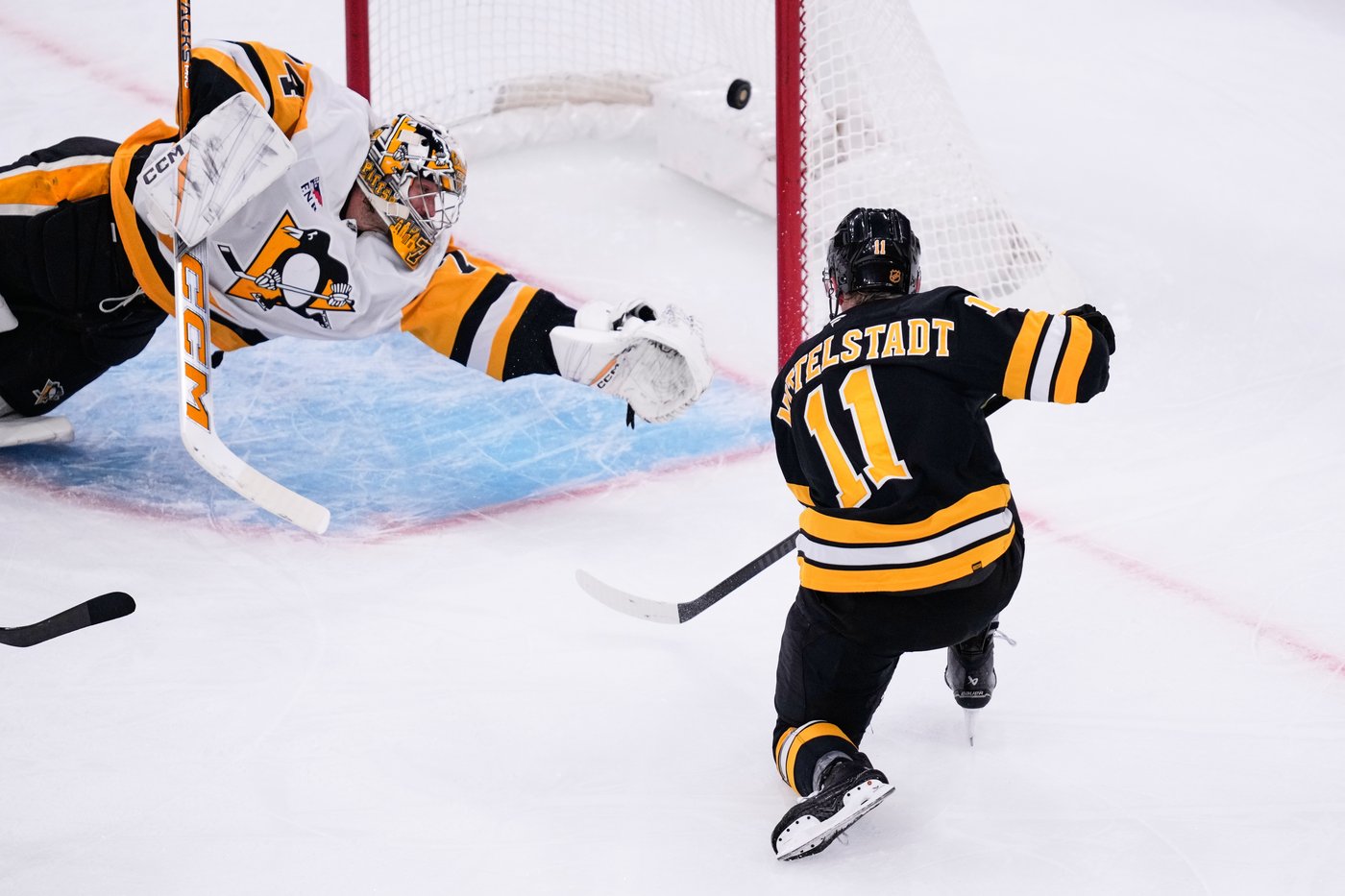 The Bruins beat the Penguins 2-1 as Khusnutdinov, Mittelstadt score 50 seconds apart | iNFOnews.ca The Bruins beat the Penguins 2-1 as Khusnutdinov, Mittelstadt score 50 seconds apart | iNFOnews.ca