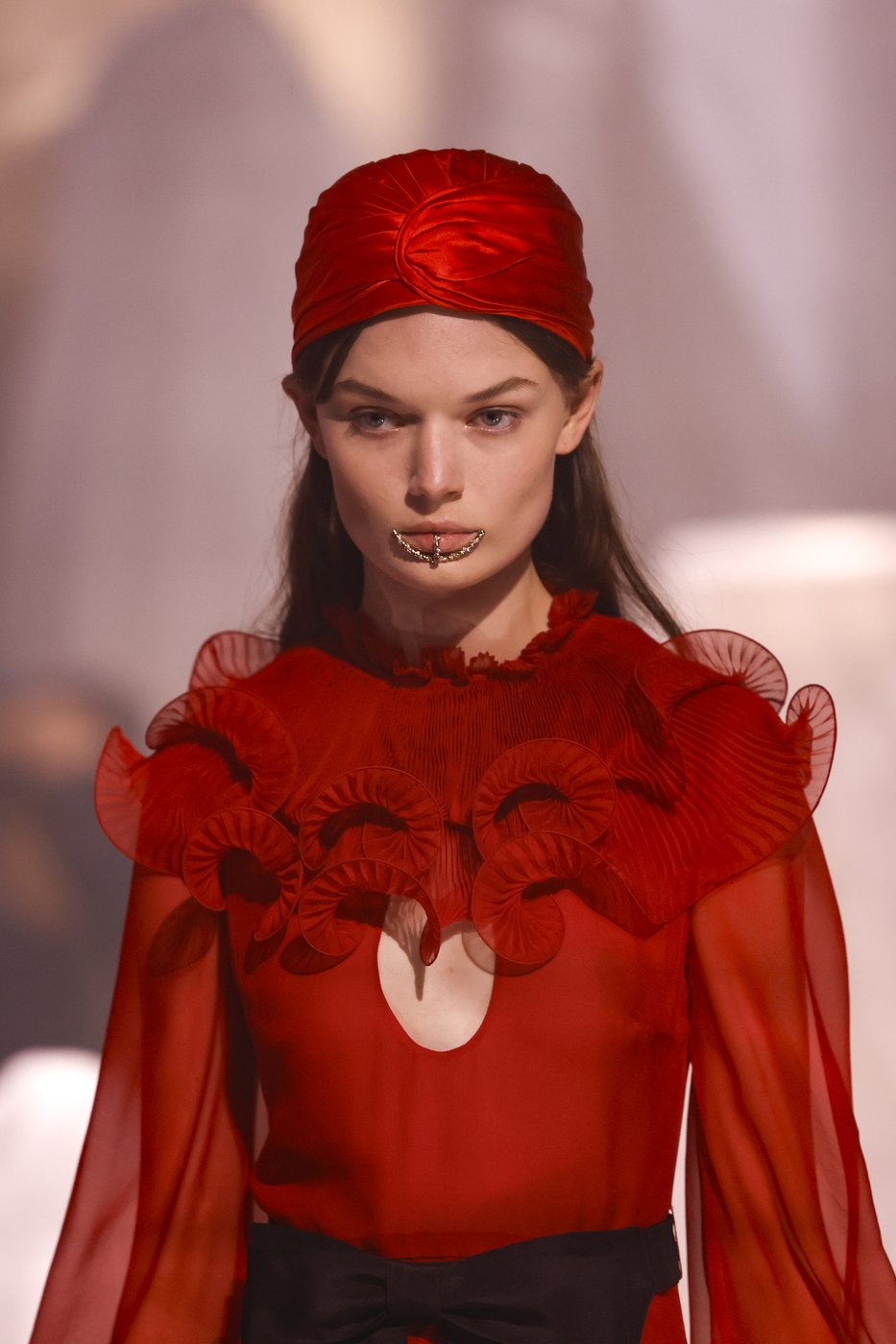 Valentino's new designer puts on maximalist Paris ready-to-wear debut | iNFOnews.ca