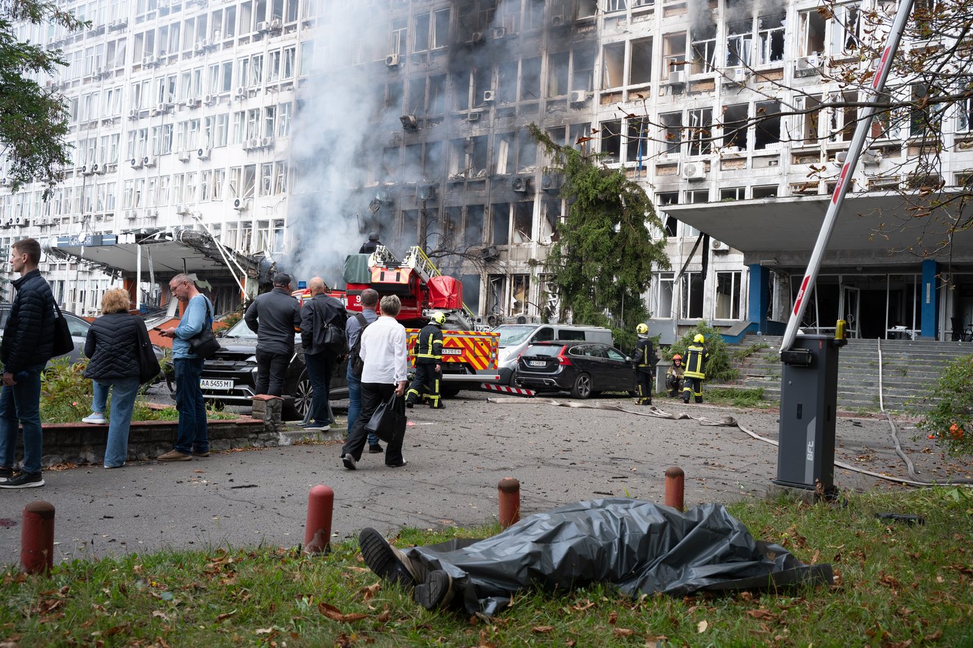 Russia pounds Kyiv with drones, killing 2 and wounding 41 before Zelenskyy’s UN address | iNFOnews.ca Russia pounds Kyiv with drones, killing 2 and wounding 41 before Zelenskyy’s UN address | iNFOnews.ca