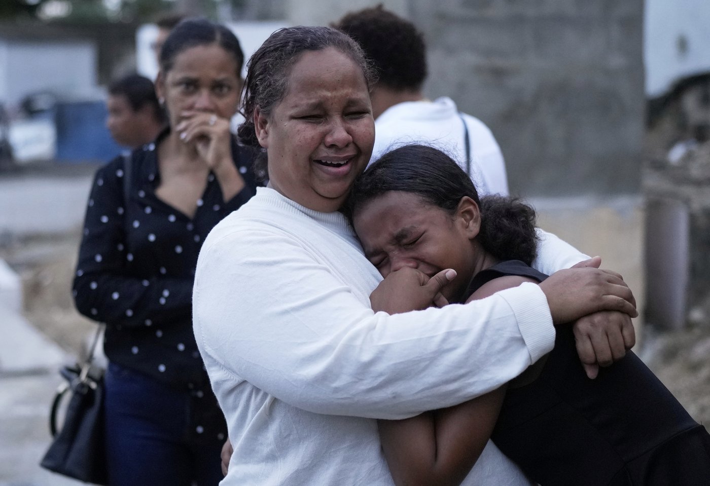 53 frantic hours of searching for survivors after the roof collapses at an iconic Dominican club | iNFOnews.ca 53 frantic hours of searching for survivors after the roof collapses at an iconic Dominican club | iNFOnews.ca