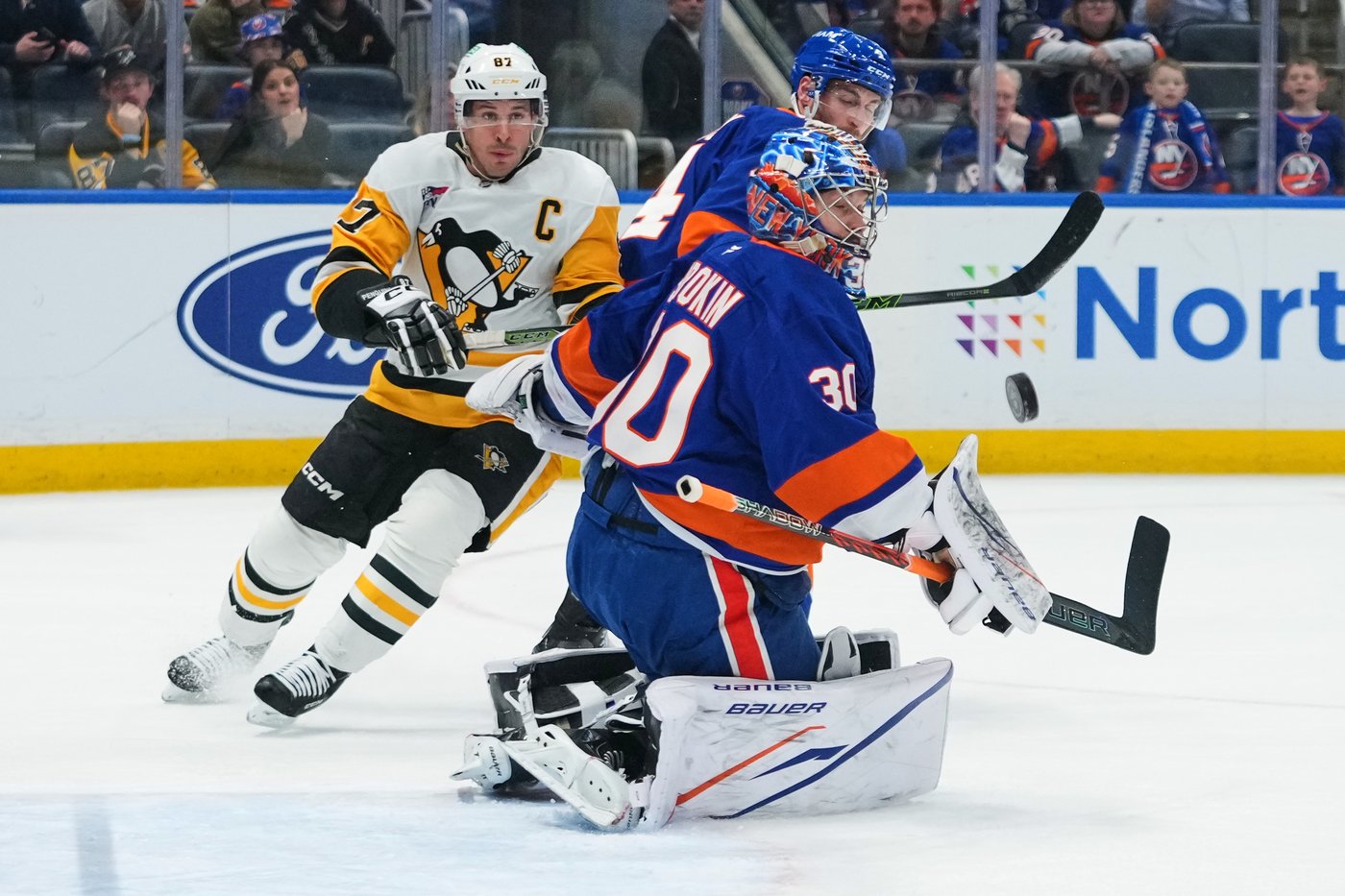 Sidney Crosby returns from brief injury absence and helps the Penguins beat the Islanders | iNFOnews.ca Sidney Crosby returns from brief injury absence and helps the Penguins beat the Islanders | iNFOnews.ca