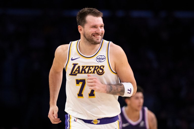 Luka and LeBron lead Lakers past Kings 128-104 to complete back-to-back weekend wins | iNFOnews.ca