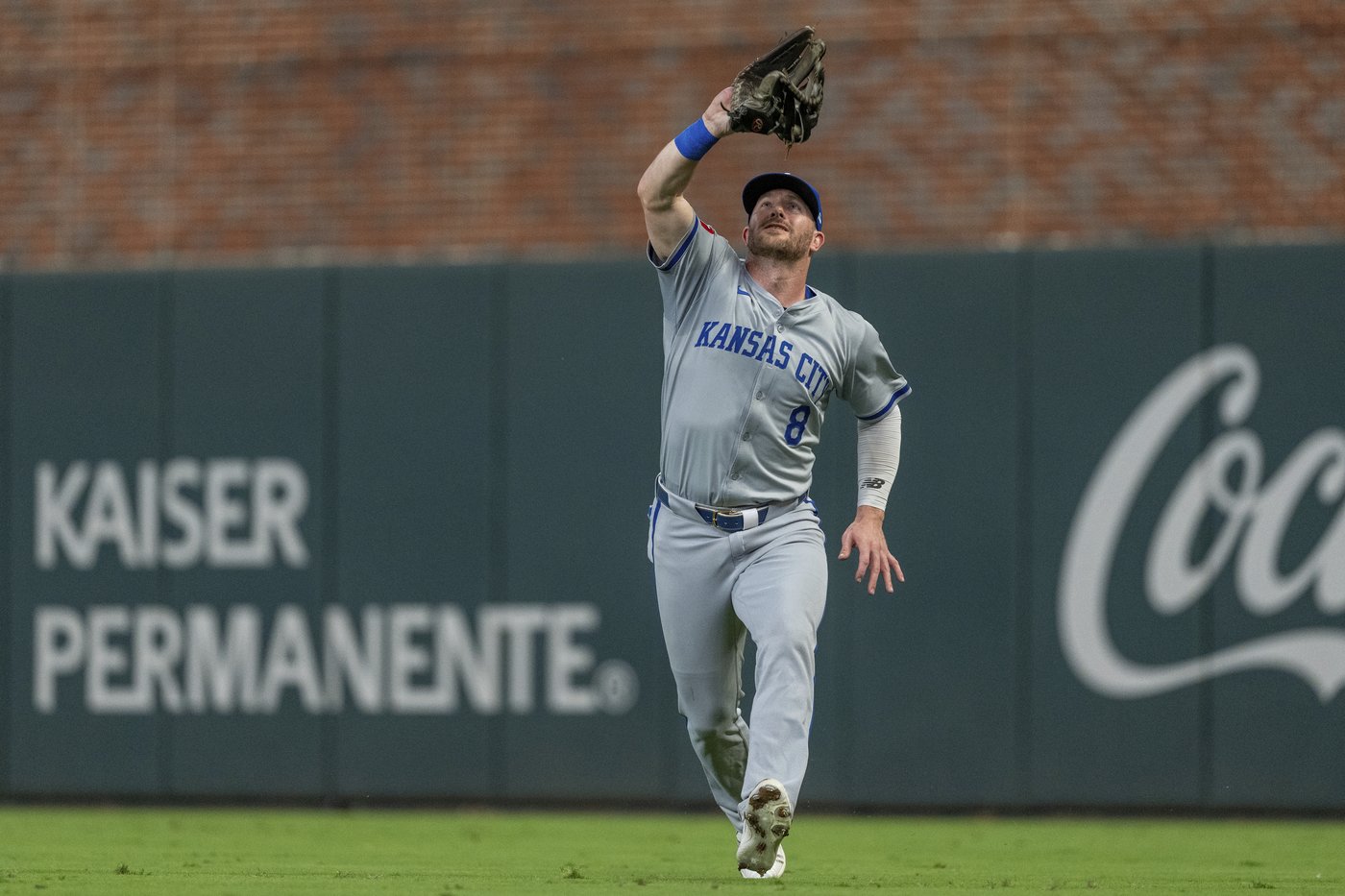 D'Arnaud hits a walk-off homer as Braves keep up their playoff push with a 2-1 win over Royals | iNFOnews.ca D'Arnaud hits a walk-off homer as Braves keep up their playoff push with a 2-1 win over Royals | iNFOnews.ca