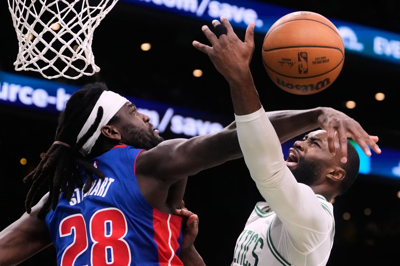 Pistons win fourth straight, top Celtics 112-105 | iNFOnews.ca