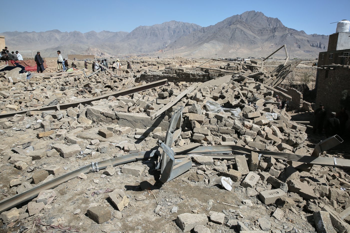 Pakistan says it hit militant hideouts in Afghanistan’s Kandahar as fighting shows no letup | iNFOnews.ca Pakistan says it hit militant hideouts in Afghanistan’s Kandahar as fighting shows no letup | iNFOnews.ca