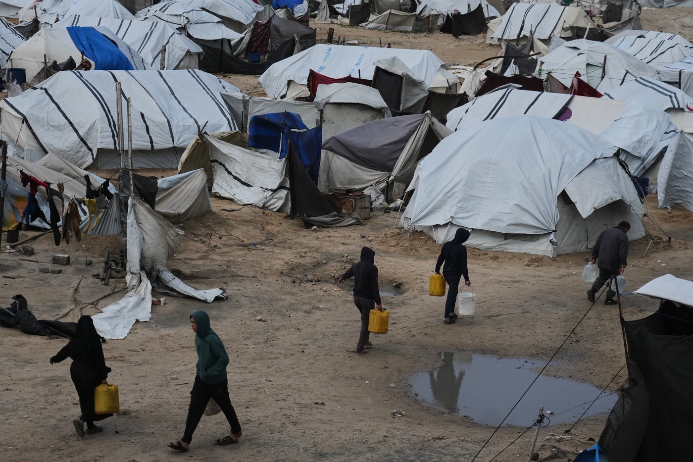 Gaza's living conditions worsen as strong winds and hypothermia kill 5 | iNFOnews.ca