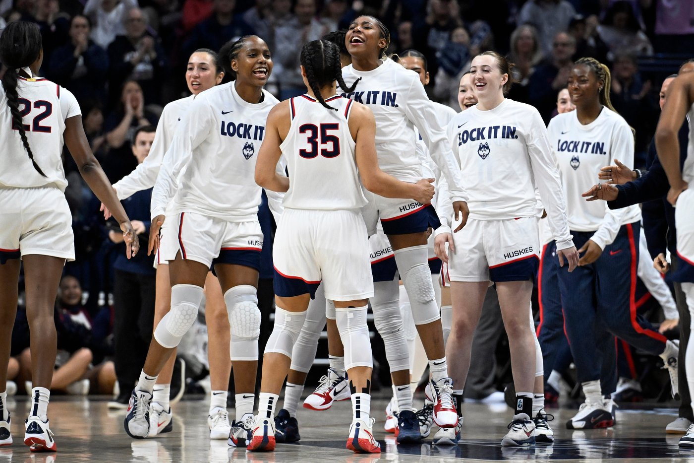 Fudd's 34 points, 8 3-pointers powers UConn past Syracuse and into Sweet 16 for 32nd straight time | iNFOnews.ca Fudd's 34 points, 8 3-pointers powers UConn past Syracuse and into Sweet 16 for 32nd straight time | iNFOnews.ca