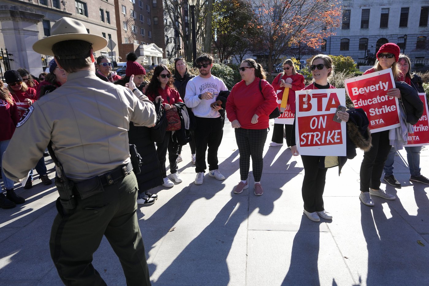 Striking Massachusetts teachers appeal to governor on Statehouse steps | iNFOnews.ca Striking Massachusetts teachers appeal to governor on Statehouse steps | iNFOnews.ca