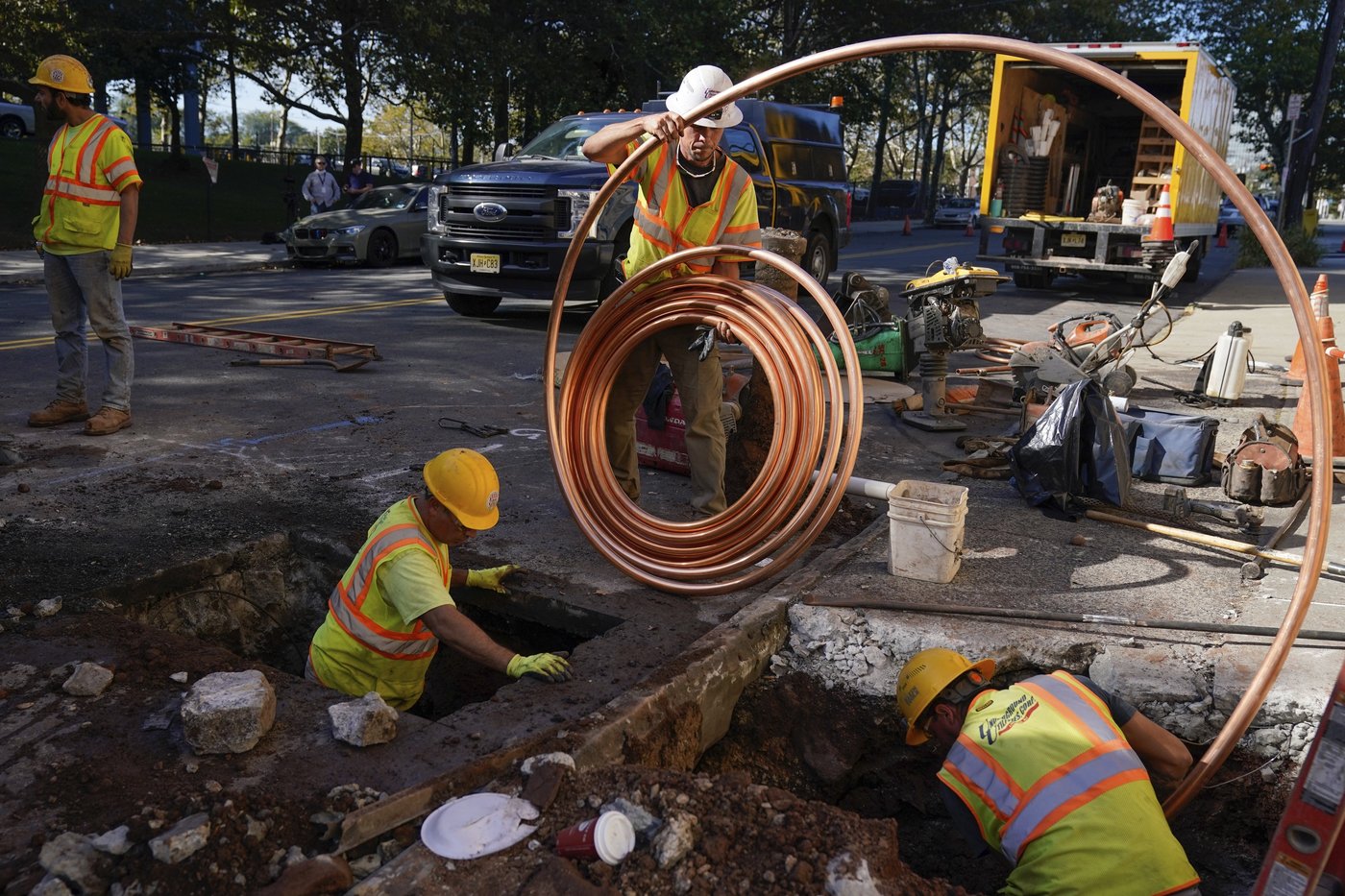Flint's still-unfinished lead pipe replacement serves as cautionary tale to other cities | iNFOnews.ca Flint's still-unfinished lead pipe replacement serves as cautionary tale to other cities | iNFOnews.ca