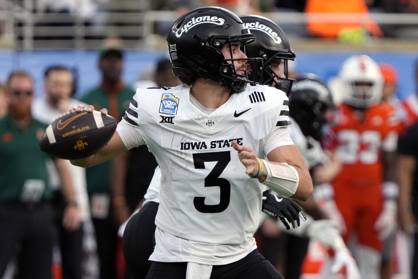 No. 18 Iowa State wins 11 games for 1st time, tops No. 15 Miami 42-41 in Pop-Tarts Bowl | iNFOnews.ca