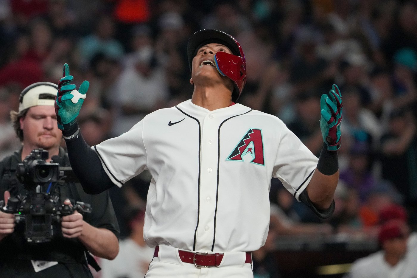 Jose Fernandez hits 2 home runs in MLB debut, leads Diamondbacks over Tigers 7-5 | iNFOnews.ca