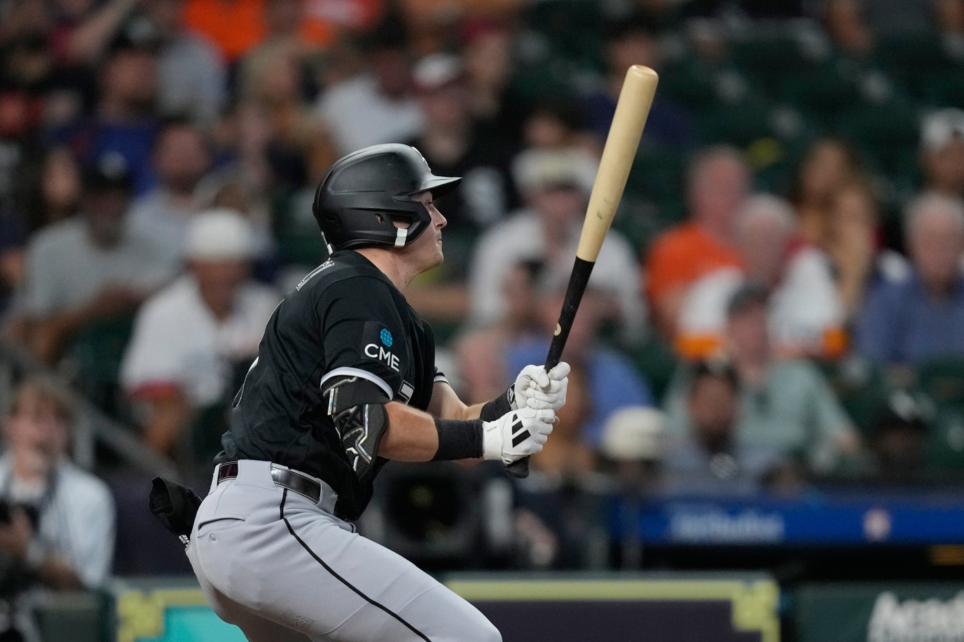 Astros beat the White Sox 6-2 as Jose Altuve homers and Daulton Varsho triples | iNFOnews.ca