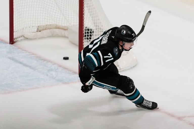 Celebrini's spin-o-rama goal helps him become fastest Sharks player to 50 points | iNFOnews.ca