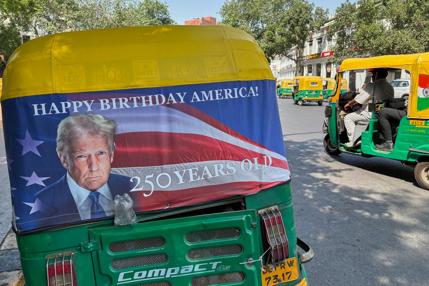 Trump’s portrait hits New Delhi traffic as US Embassy rolls out 'Happy Birthday America!' rickshaws | iNFOnews.ca Trump’s portrait hits New Delhi traffic as US Embassy rolls out 'Happy Birthday America!' rickshaws | iNFOnews.ca