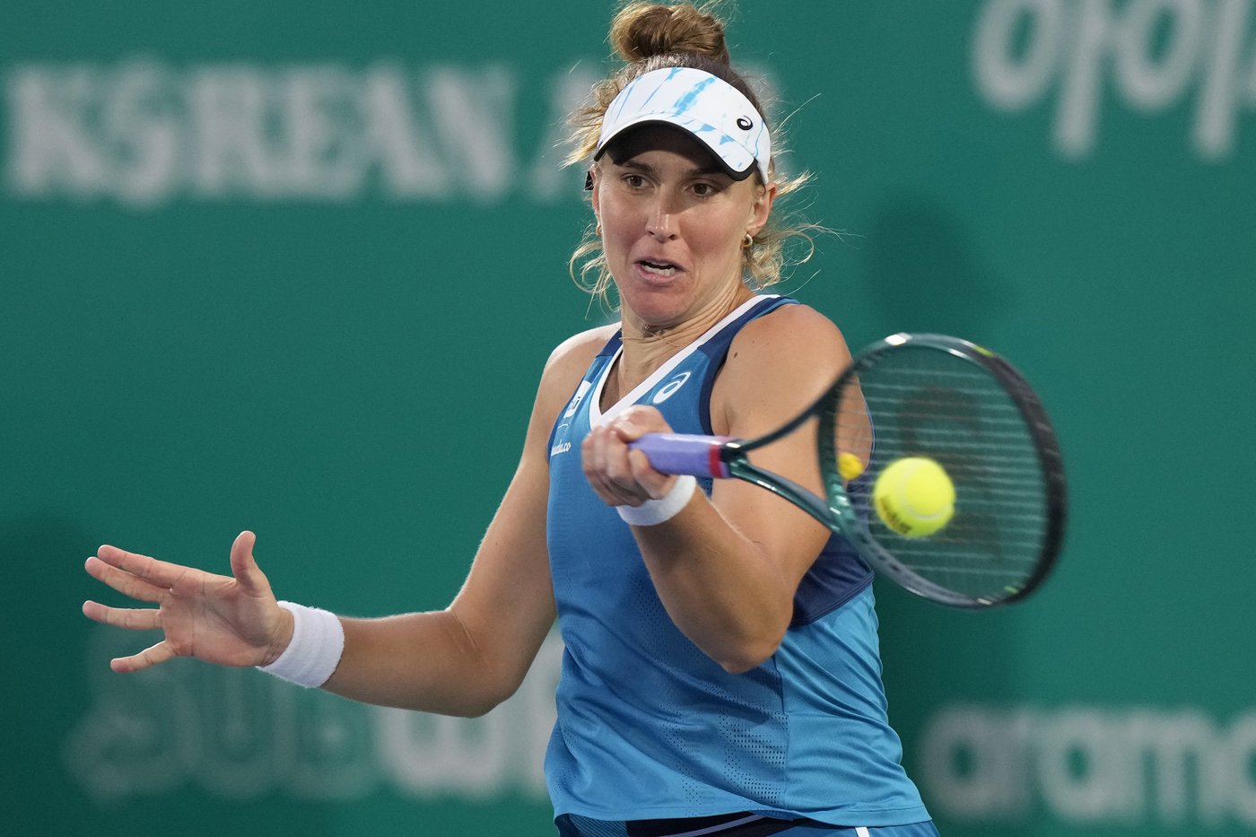 Haddad Maia beats the Kudermetova sisters to reach Korea Open final | iNFOnews.ca