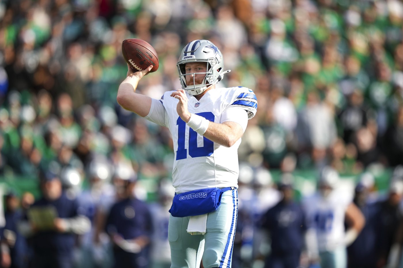Cowboys roughed up by Eagles and Jerry Jones catches grief from Philly fans | iNFOnews.ca