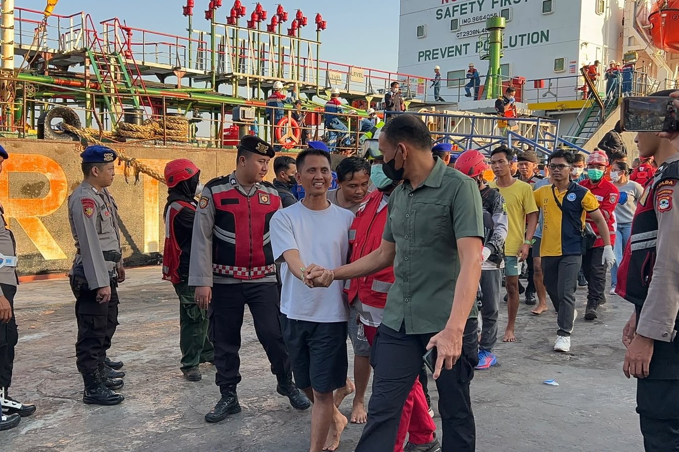 Indonesia intensifies search effort for 129 people missing after ferry capsized in Java Sea | iNwheels Indonesia intensifies search effort for 129 people missing after ferry capsized in Java Sea | iNwheels