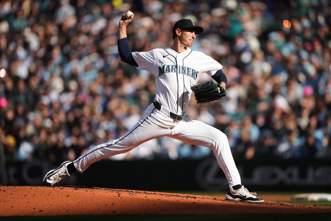 Kirby deals 5 2/3 innings of 1-run ball, Raley homers as Mariners beat Rangers 7-3 | iNFOnews.ca