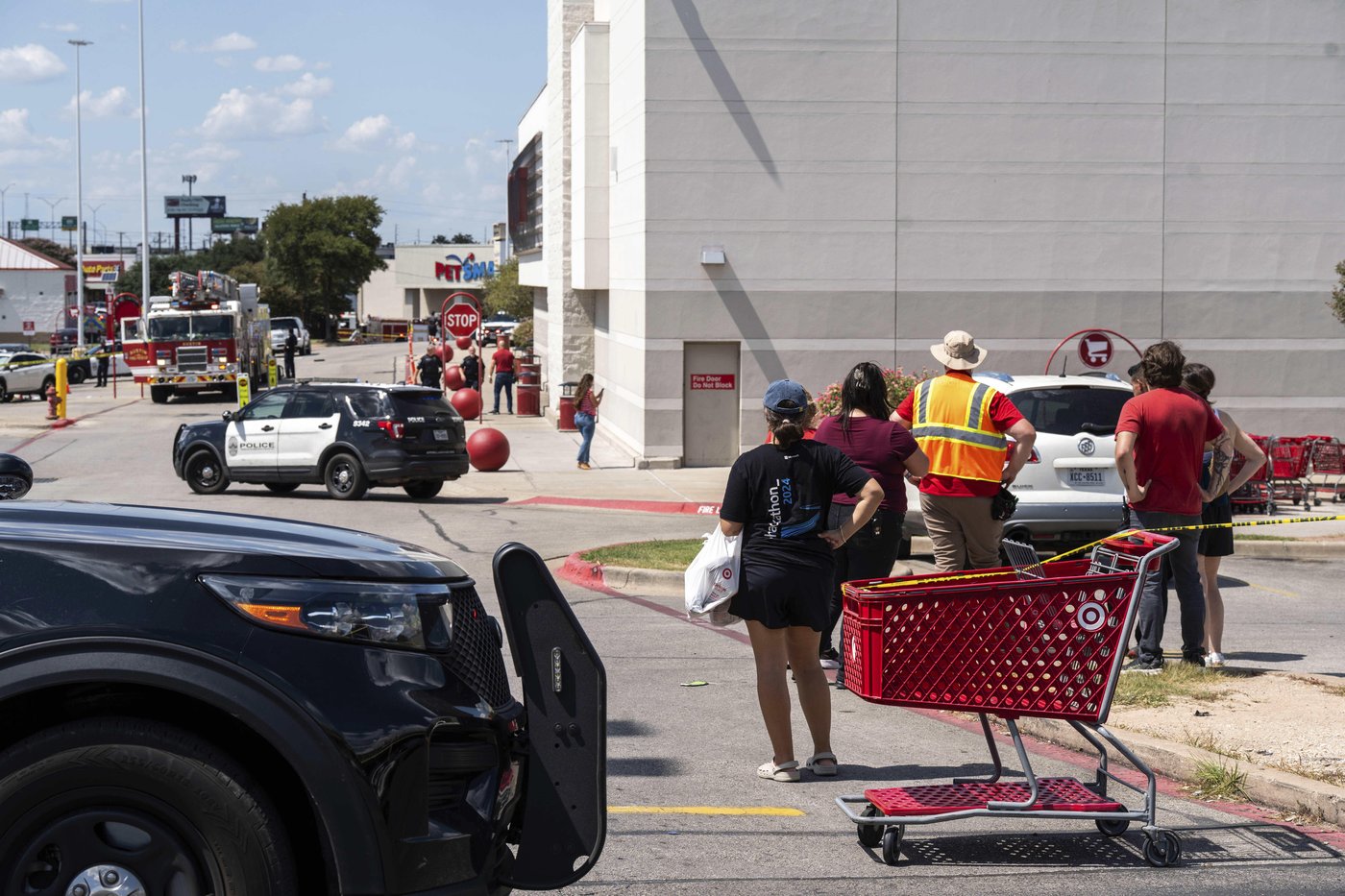 Shooter kills 3 in a Target parking lot in Austin, Texas, before being captured, police say | iNFOnews.ca Shooter kills 3 in a Target parking lot in Austin, Texas, before being captured, police say | iNFOnews.ca