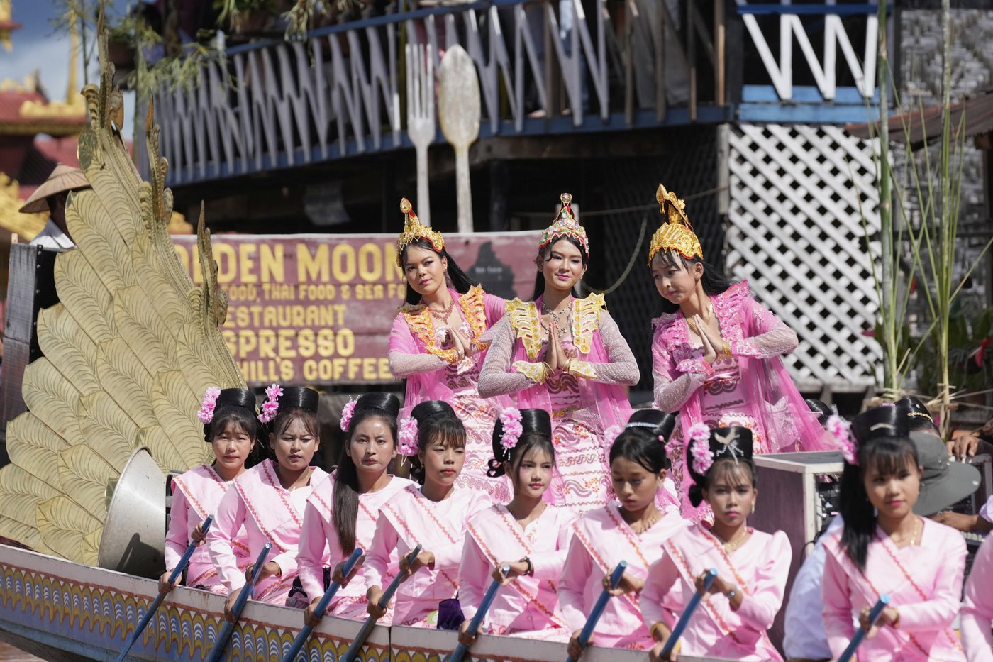 Spectacular lake festival in Myanmar shines despite political upheaval and natural disasters | iNFOnews.ca Spectacular lake festival in Myanmar shines despite political upheaval and natural disasters | iNFOnews.ca