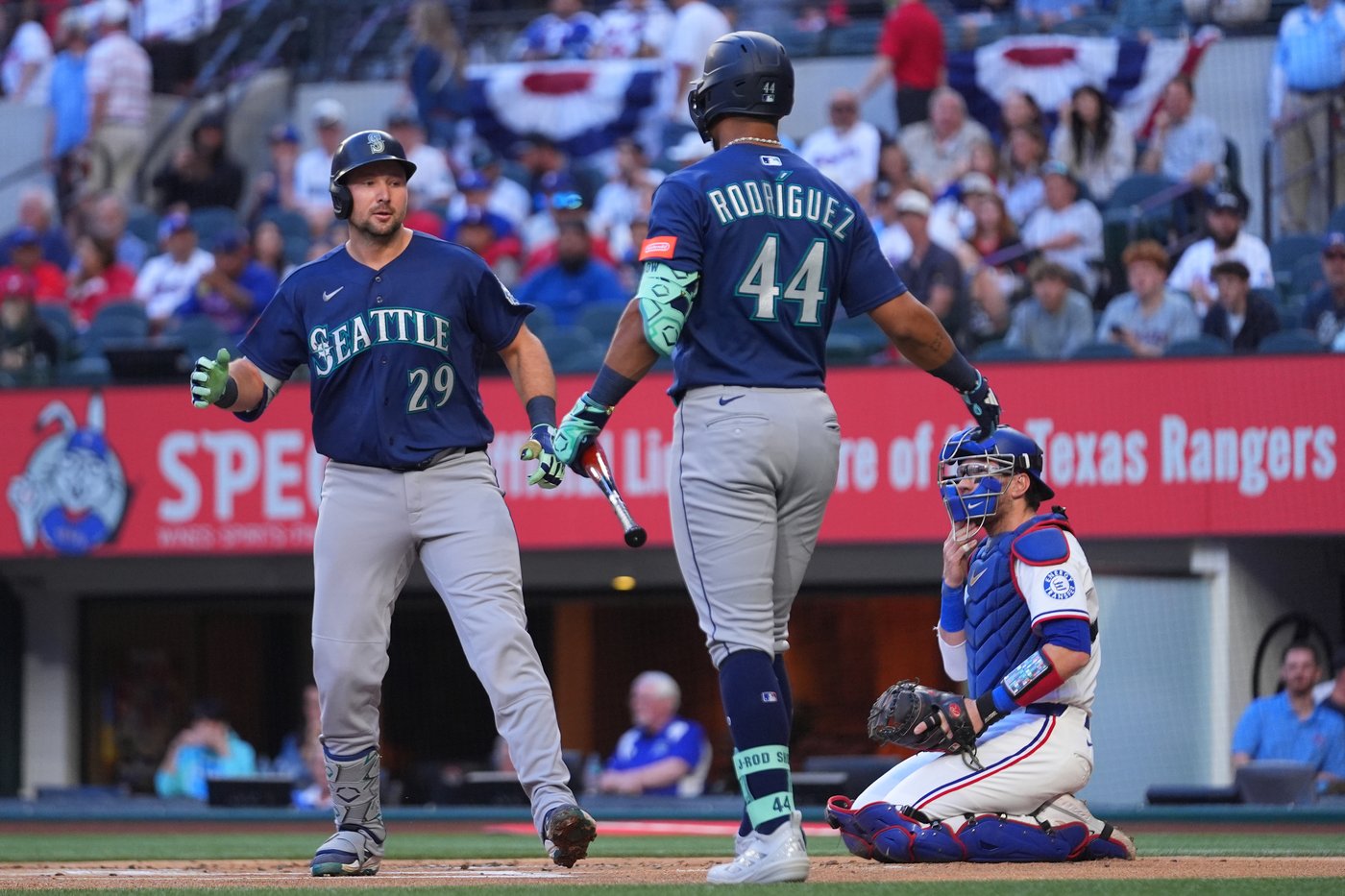 Mariners slugger Cal Raleigh hits first home run of 2026 following 10-game drought | iNFOnews.ca