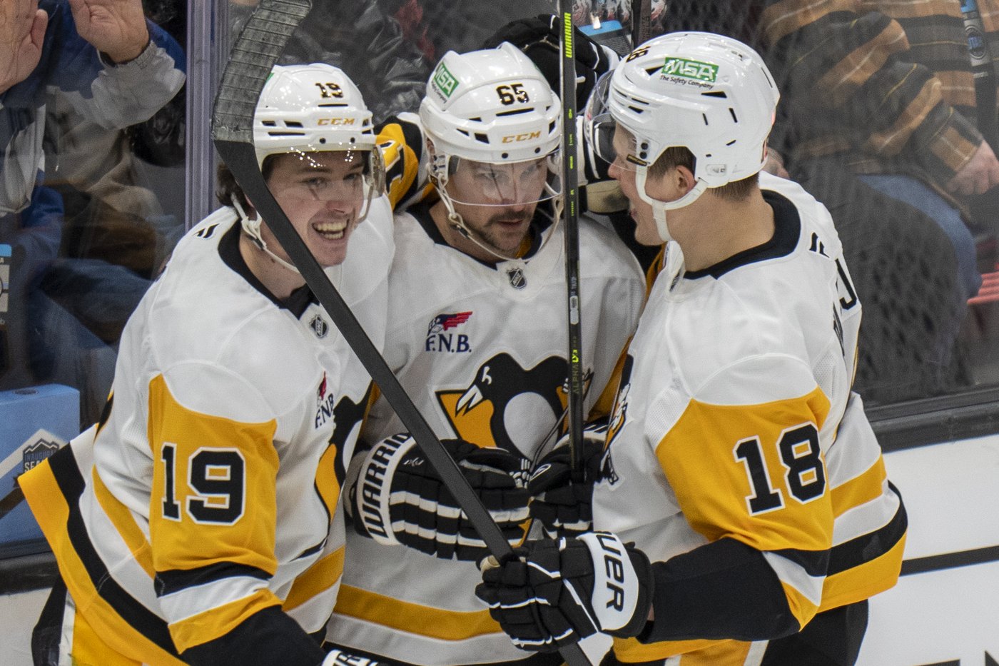 Sidney Crosby scores in 4th straight game in the Penguins' 3-0 victory over the Predators | iNFOnews.ca