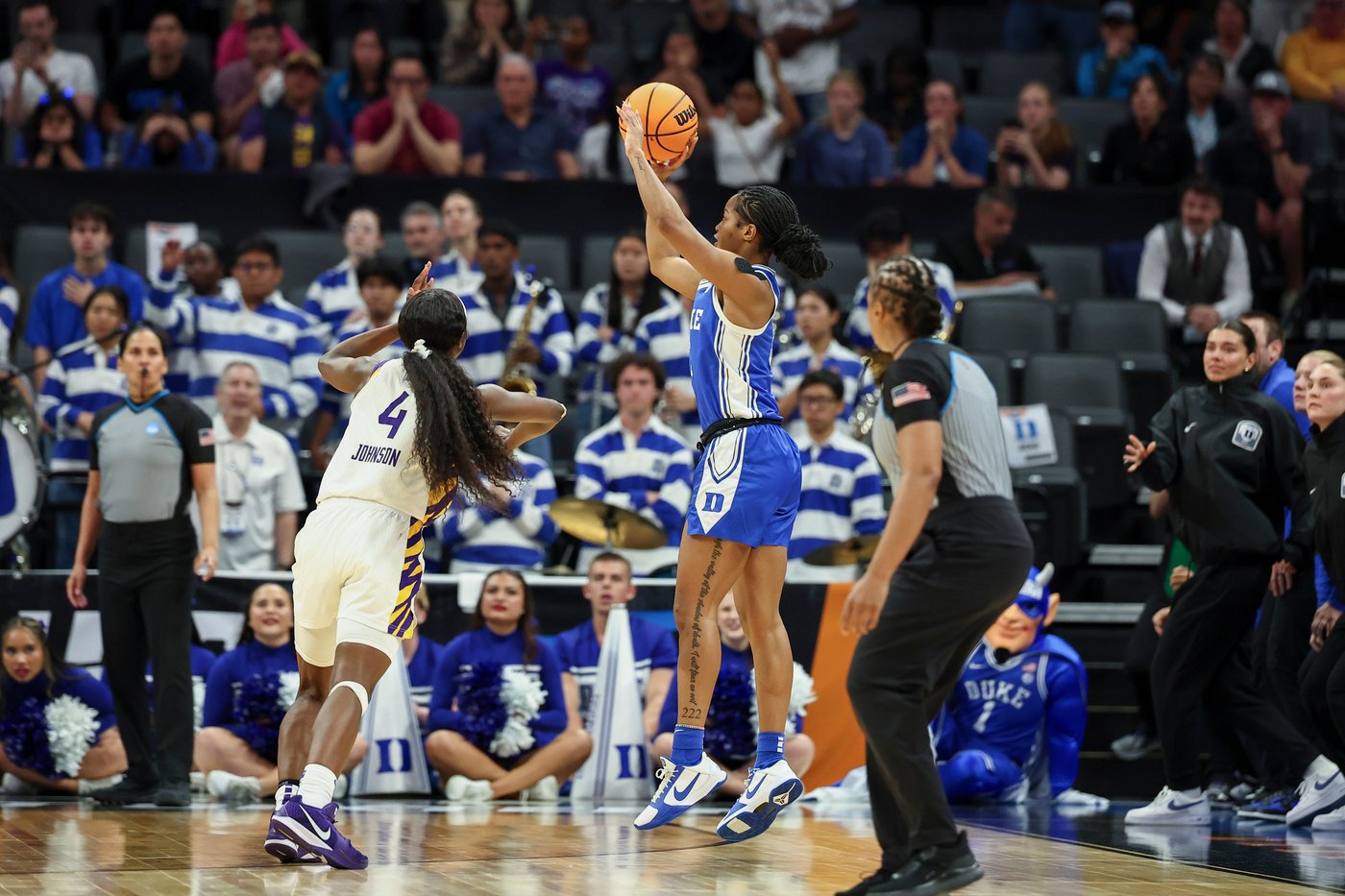 Ashlon Jackson’s buzzer-beating 3 sends Duke past LSU 87-85 in the Sweet 16 | iNFOnews.ca