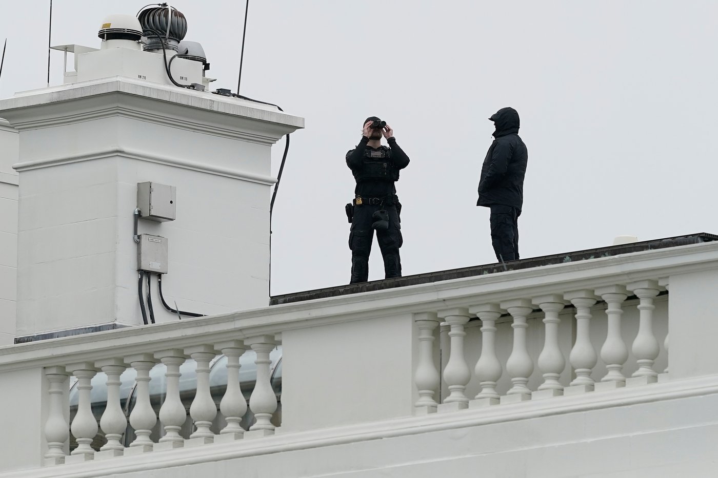 Photos of a shooting near the White House in Washington | iNFOnews.ca