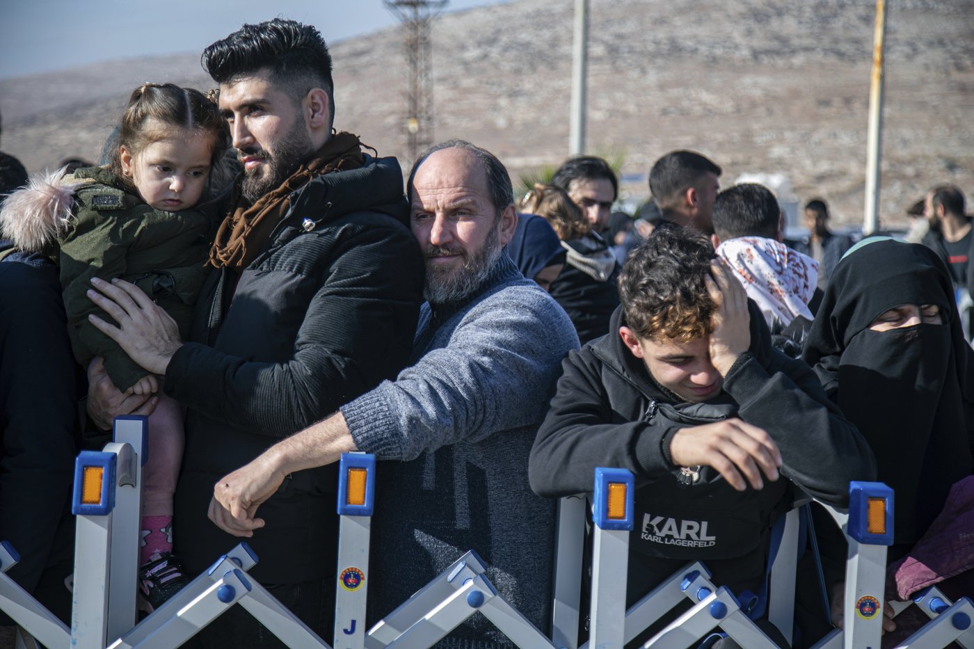 Hundreds of Syrians line up at Turkish border crossings as Erdogan expects more to go home | iNFOnews.ca Hundreds of Syrians line up at Turkish border crossings as Erdogan expects more to go home | iNFOnews.ca